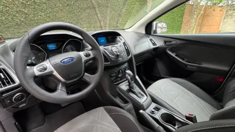FORD Focus Sedan 2.0 16V 4P FLEX S POWERSHIFT AUTOM�TICO, Foto 2