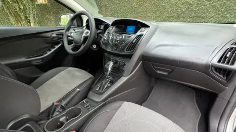 FORD Focus Sedan 2.0 16V 4P FLEX S POWERSHIFT AUTOM�TICO, Foto 4