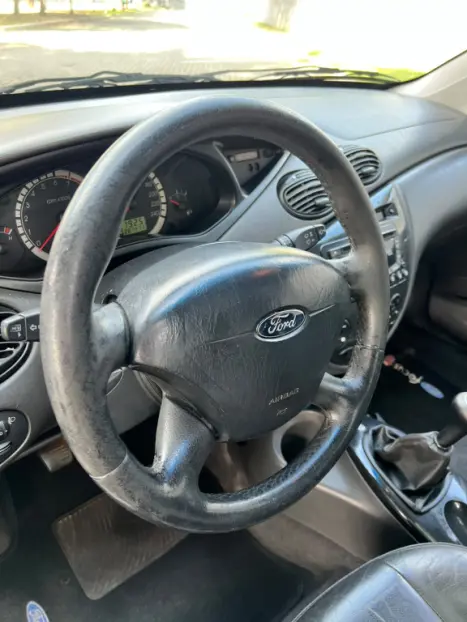 FORD Focus Sedan 2.0 16V 4P GHIA FLEX, Foto 2