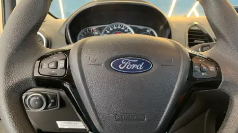 FORD Ka Hatch 1.5 12V 4P FLEX TI-VCT TITANIUM AUTOM�TICO, Foto 9
