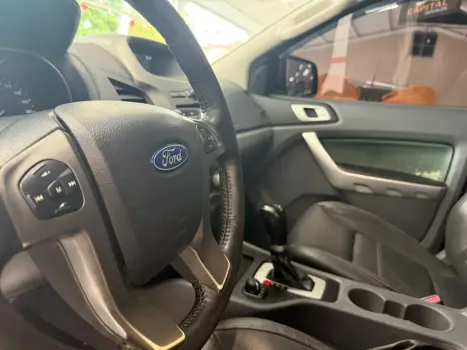 FORD Ranger 3.2 20V XLT 4X4 CABINE DUPLA TURBO DIESEL, Foto 7 FORD Ranger 3.2 20V XLT 4X4 CABINE DUPLA TURBO DIESEL, Foto 7