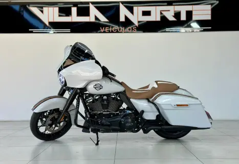 HARLEY DAVIDSON Street Glide FLHX 1800, Foto 1
