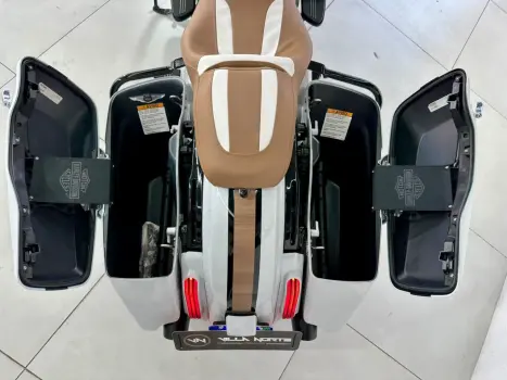 HARLEY DAVIDSON Street Glide FLHX 1800, Foto 10