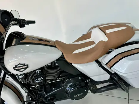 HARLEY DAVIDSON Street Glide FLHX 1800, Foto 16