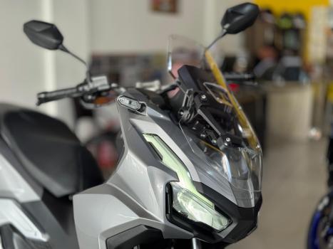 HONDA ADV 160 , Foto 3