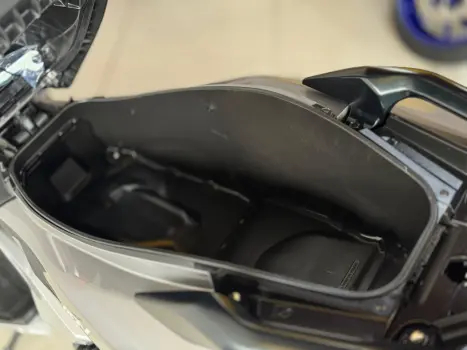 HONDA ADV 160 , Foto 9