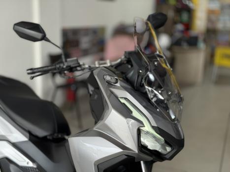 HONDA ADV 160 , Foto 2
