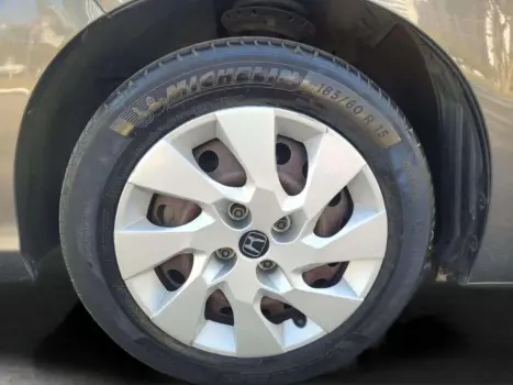 HONDA Fit 1.5 16V 4P PERSONAL FLEX AUTOMÁTICO CVT, Foto 19 HONDA Fit 1.5 16V 4P PERSONAL FLEX AUTOMÁTICO CVT, Foto 19