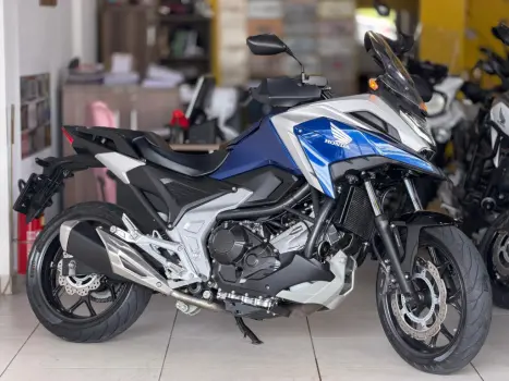 HONDA NC 750 X ABS, Foto 1