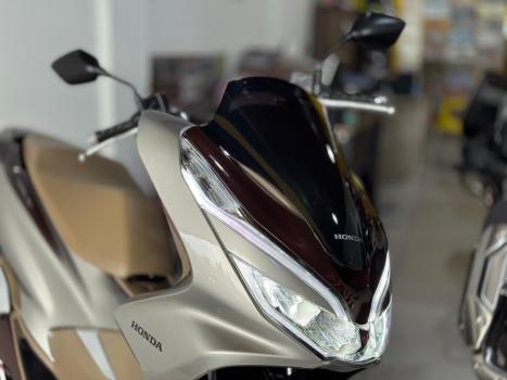 HONDA PCX 150 DLX, Foto 2