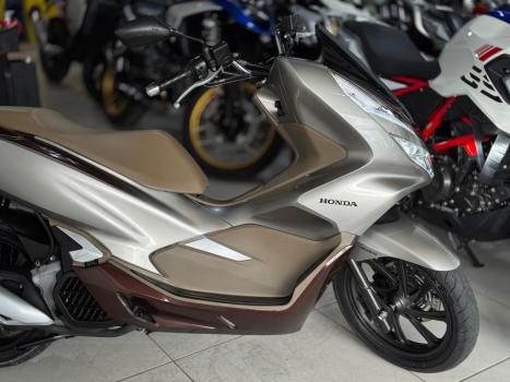 HONDA PCX 150 DLX, Foto 4