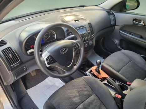 HYUNDAI I30 2.0 16V 4P, Foto 11