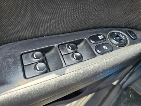 HYUNDAI I30 2.0 16V 4P AUTOM�TICO, Foto 11