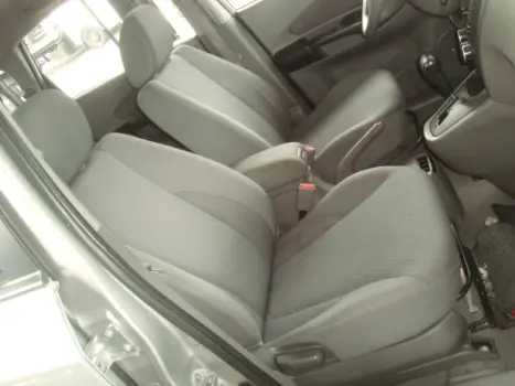 HYUNDAI Tucson 2.0 16V 4P GL, Foto 4