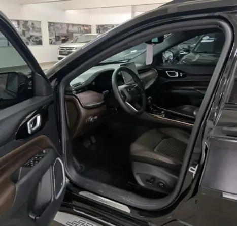 JEEP Commander 2.0 16V 4P TD380 OVERLAND 4X4 TURBO DIESEL AUTOM�TICO AT9, Foto 7