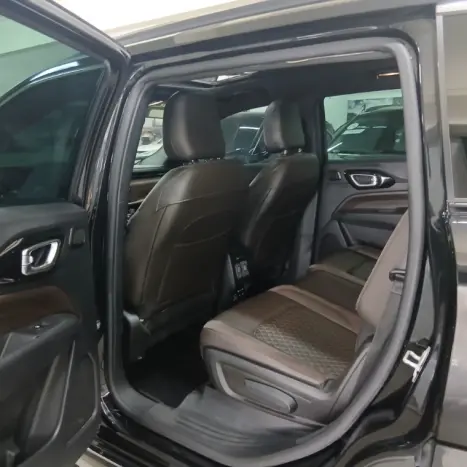 JEEP Commander 2.0 16V 4P TD380 OVERLAND 4X4 TURBO DIESEL AUTOM�TICO AT9, Foto 10