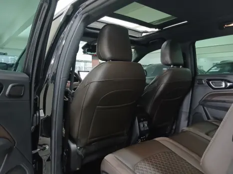 JEEP Commander 2.0 16V 4P TD380 OVERLAND 4X4 TURBO DIESEL AUTOM�TICO AT9, Foto 11