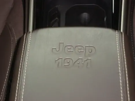 JEEP Commander 2.2 TURBO DIESEL OVERLAND 4X4 AUTOMÁTICO AT9, Foto 13