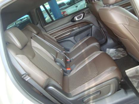 JEEP Commander 2.2 TURBO DIESEL OVERLAND 4X4 AUTOMÁTICO AT9, Foto 6