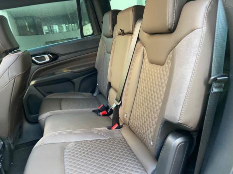 JEEP Commander 2.2 TURBO DIESEL OVERLAND 4X4 AUTOMÁTICO AT9, Foto 4