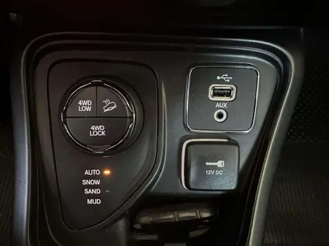 JEEP Compass 2.0 16V 4P 350 LONGITUDE 4X4 TURBO DIESEL AUTOMTICO, Foto 8