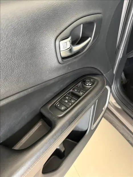 JEEP Compass 2.0 16V 4P LONGITUDE FLEX AUTOM�TICO, Foto 9