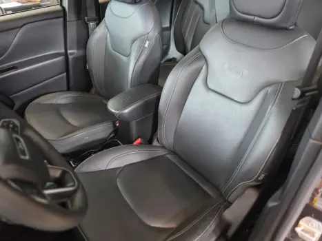 JEEP Renegade 1.3 16V 4P FLEX T270 LONGITUDE TURBO AUTOM�TICO, Foto 16