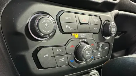JEEP Renegade 1.8 16V 4P FLEX LONGITUDE AUTOM�TICO, Foto 16