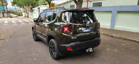JEEP Renegade 2.0 16V 4P TURBO DIESEL CUSTOM 4X4 AUTOM�TICO, Foto 4