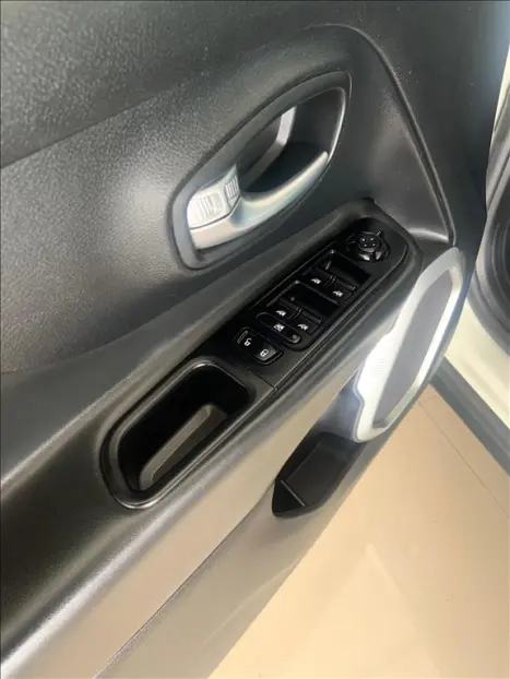 JEEP Renegade 2.0 16V 4P TURBO DIESEL LONGITUDE 4X4 AUTOM�TICO, Foto 9