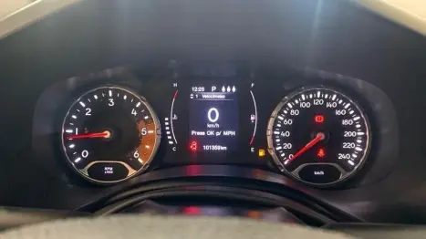 JEEP Renegade 2.0 16V 4P TURBO DIESEL LONGITUDE 4X4 AUTOM�TICO, Foto 3