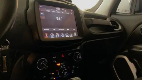 JEEP Renegade 2.0 16V 4P TURBO DIESEL LONGITUDE 4X4 AUTOM�TICO, Foto 8