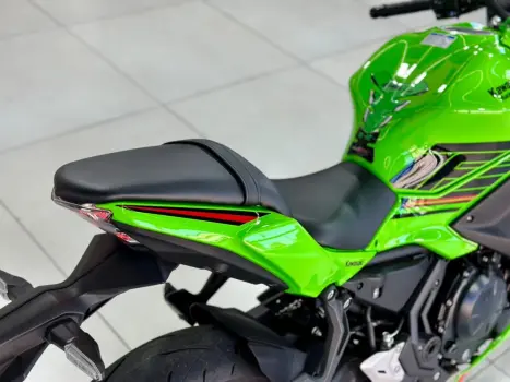 KAWASAKI Ninja 650 R, Foto 7
