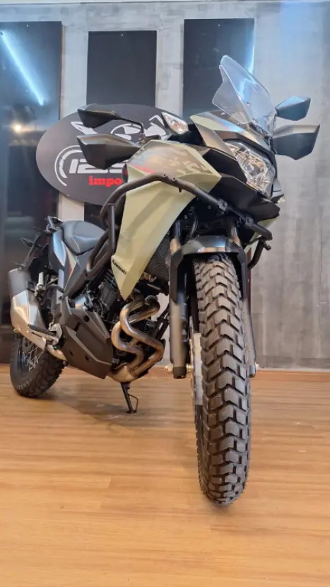 KAWASAKI Versys 300 TOURER, Foto 2