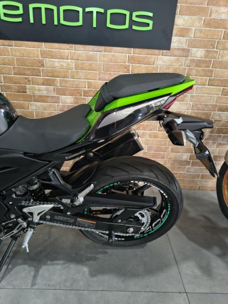 KAWASAKI Z 400 ABS, Foto 6