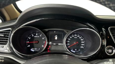 KIA Carnival 3.3 V6 4P EX  AUTOM�TCIO, Foto 16