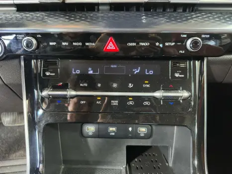 KIA Carnival 3.5 V6 4P EX, Foto 19