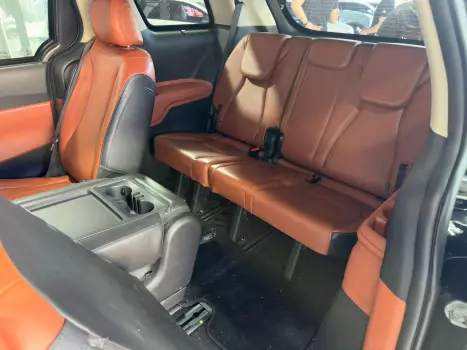 KIA Carnival 3.5 V6 4P EX, Foto 24