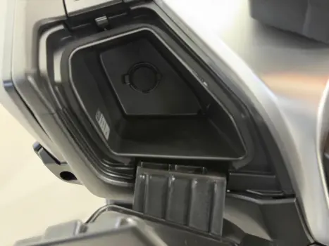 KYMCO Downtown 300i ABS, Foto 14