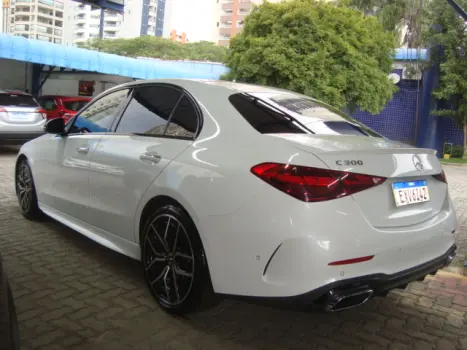 MERCEDES-BENZ C 300 2.0 16V 4P EQ BOOST TURBO HBRIDO AMG LINE 9G-TRONIC AUTOMTICO, Foto 2