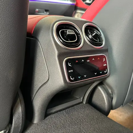 MERCEDES-BENZ C 300 2.0 16V 4P EQ BOOST TURBO H�BRIDO AMG LINE 9G-TRONIC AUTOM�TICO, Foto 36