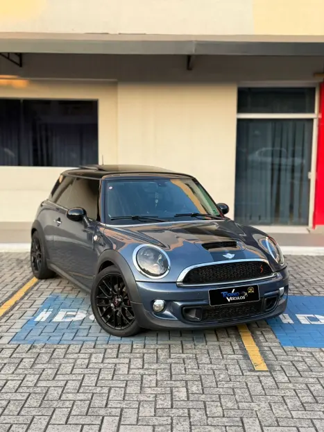 MINI Cooper 1.6 S 16V TURBO, Foto 2