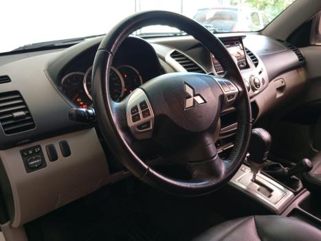 MITSUBISHI L 200 Outdoor 3.2 16V 4X4 CABINE DUPLA TURBO DIESEL INTERCOOLER AUTOM�TICO, Foto 5