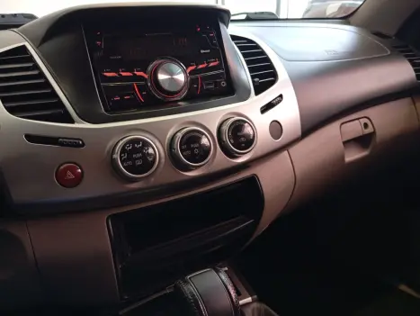 MITSUBISHI L 200 Outdoor 3.2 16V 4X4 CABINE DUPLA TURBO DIESEL INTERCOOLER AUTOM�TICO, Foto 11