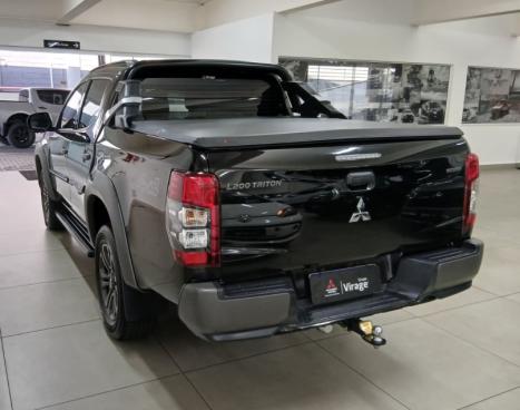 MITSUBISHI L 200 Outdoor 2.5 GLS 4X4 CABINE DUPLA TURBO DIESEL INTERCOOLER, Foto 2