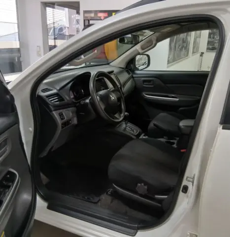 MITSUBISHI L 200 Outdoor 2.5 GLS 4X4 CABINE DUPLA TURBO DIESEL INTERCOOLER, Foto 7