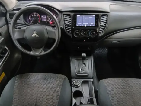 MITSUBISHI L 200 Outdoor 2.5 GLS 4X4 CABINE DUPLA TURBO DIESEL INTERCOOLER, Foto 11