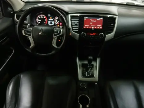 MITSUBISHI L 200 Triton 2.4 16V SPORT HPE 4X4 CABINE DUPLA TURBO DIESEL AUTOM�TICO, Foto 11