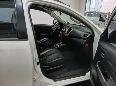 MITSUBISHI L 200 Triton 2.4 16V SPORT HPE 4X4 CABINE DUPLA TURBO DIESEL AUTOM�TICO, Foto 12