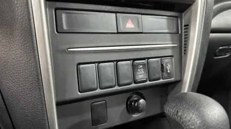 MITSUBISHI L 200 Triton 2.4 16V SPORT HPE TOP 4X4 CABINE DUPLA TURBO DIESEL AUTOM�TICO, Foto 27